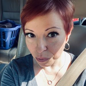 Meet your Posher, Bobbie